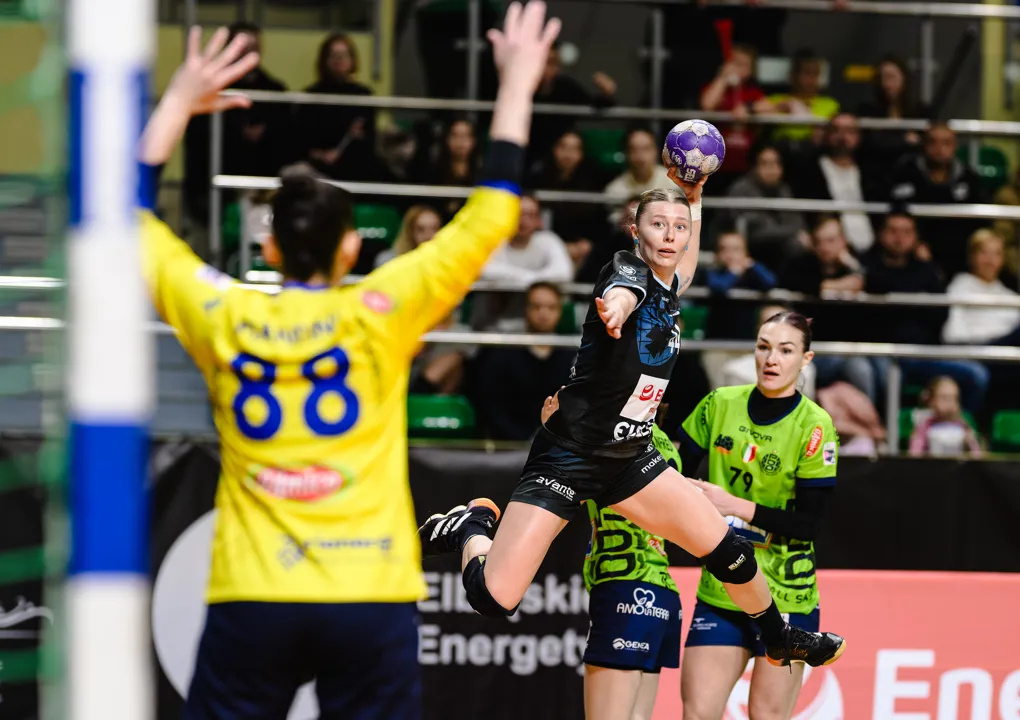 Trzy pary zaczynają rewanże od zera po remisach