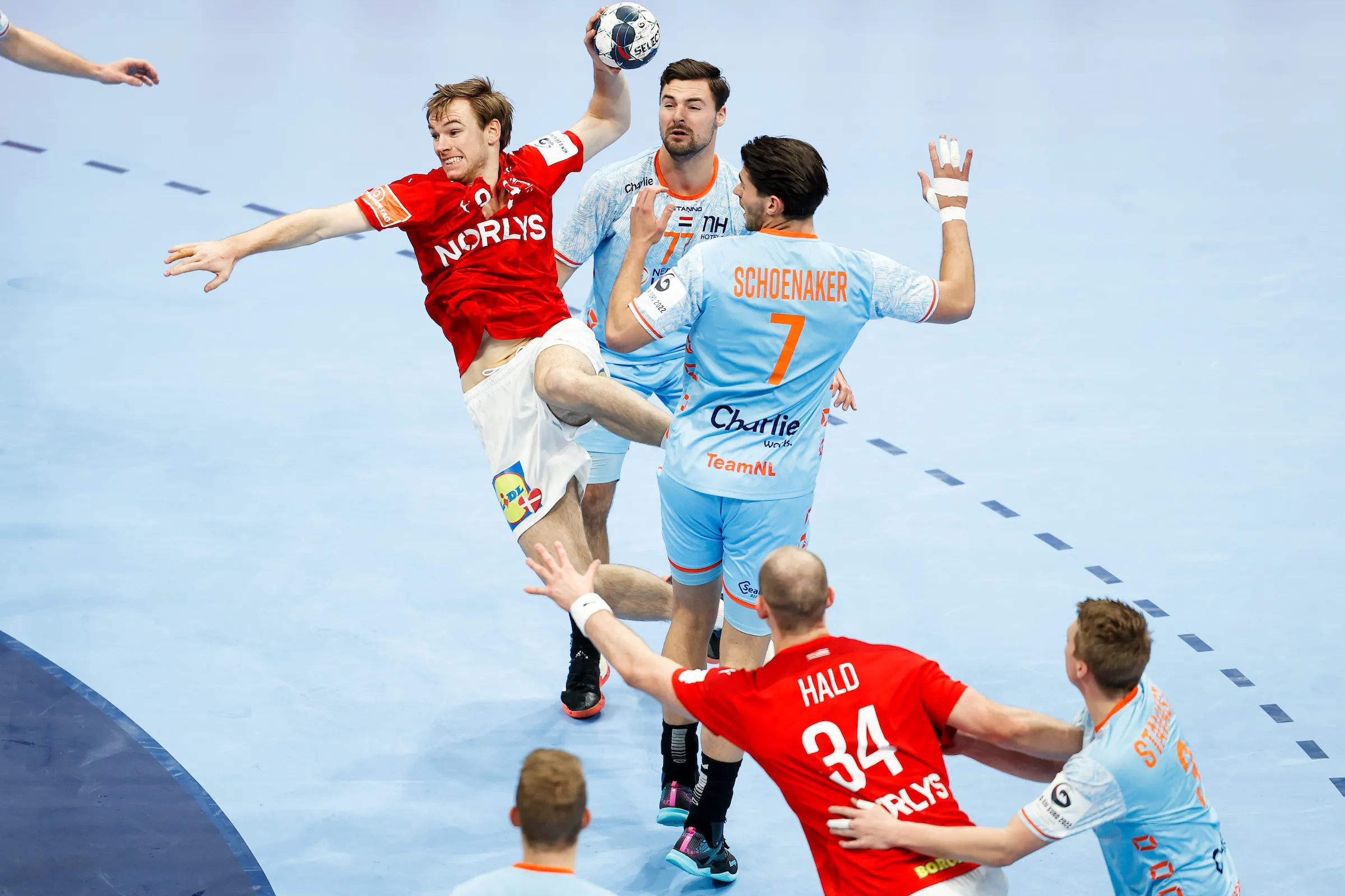 First EHF EURO 2022 semi-final spot to Denmark