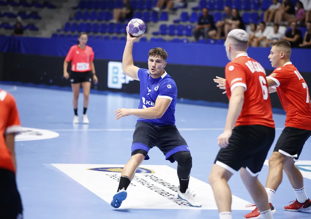 Piłka ręczna U-18: dwa turnieje EHF ruszają w Skopje i Telawi