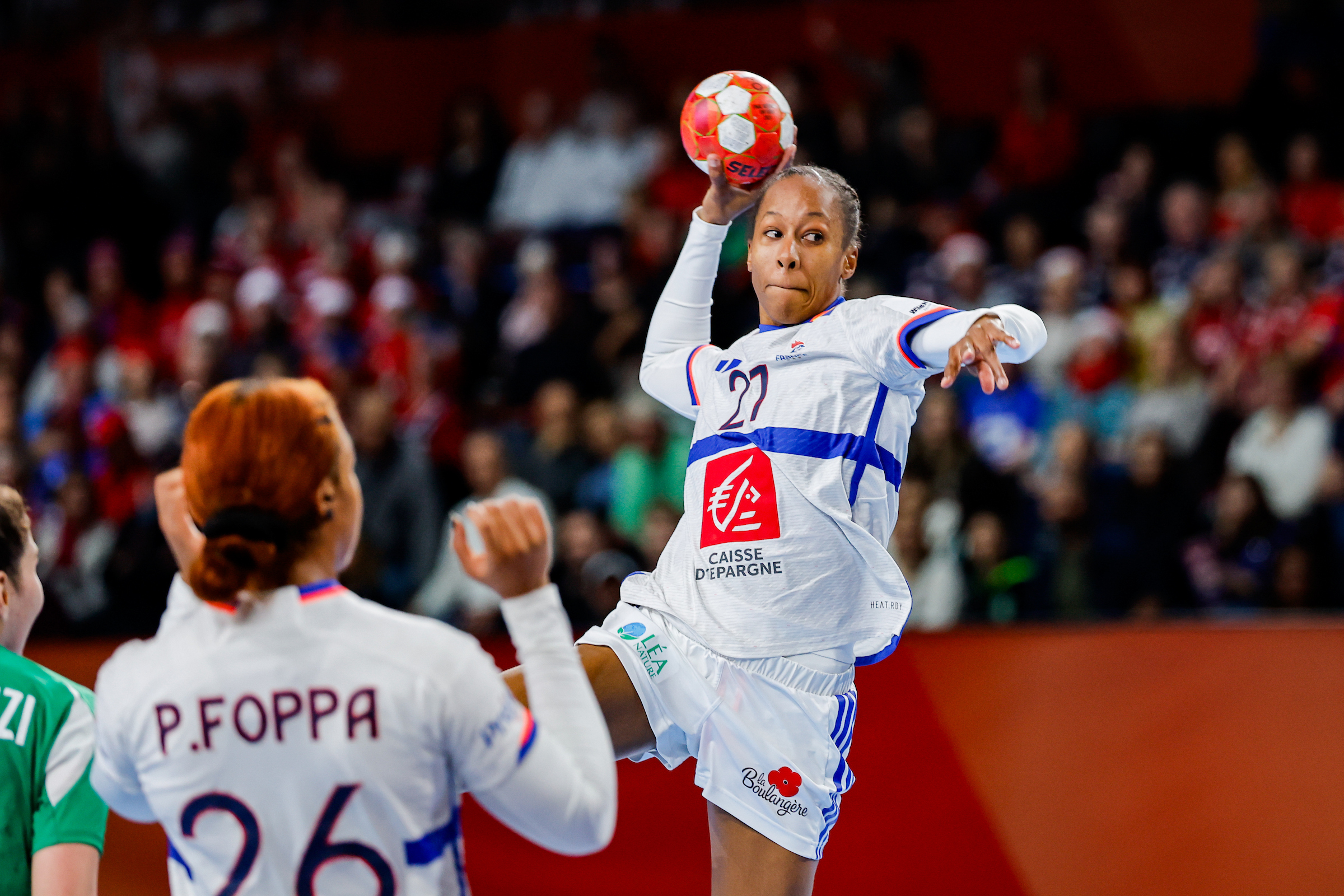 18 European teams chase glory at Women's World Championship