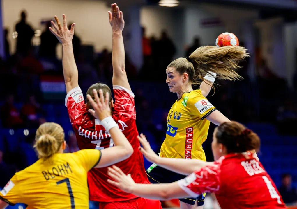 Sweden overcome Poland to take maiden main round points