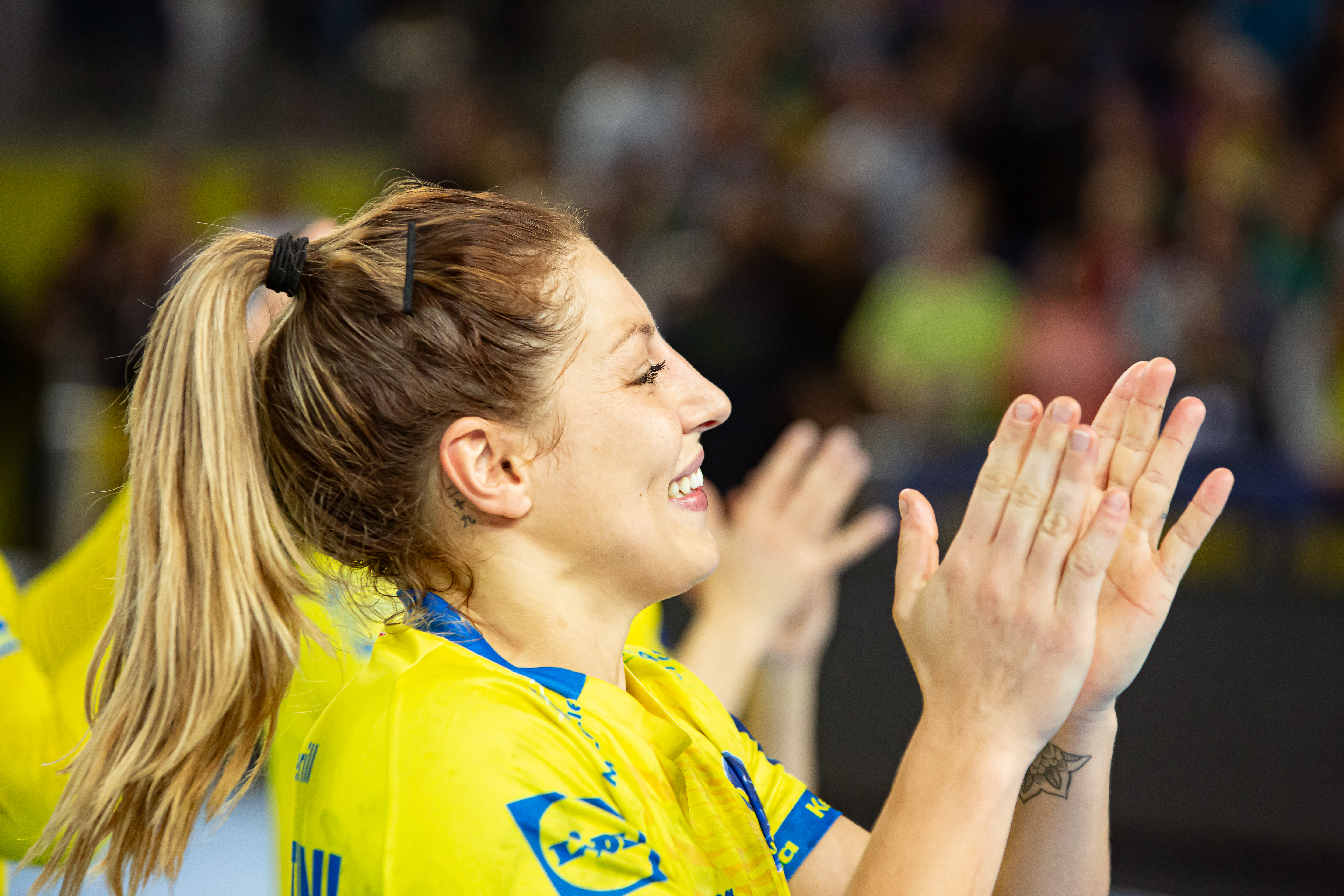 Macierzyństwo w piłce ręcznej: jak Györ i Metz wspierają zawodniczki