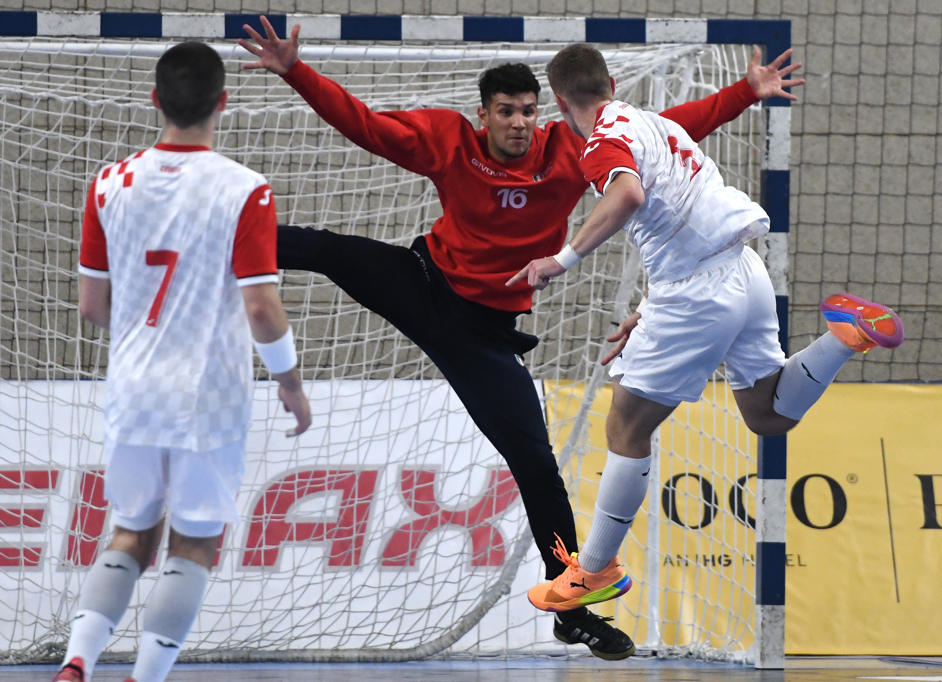 The race for the last ten M18 EHF EURO 2024 tickets begins