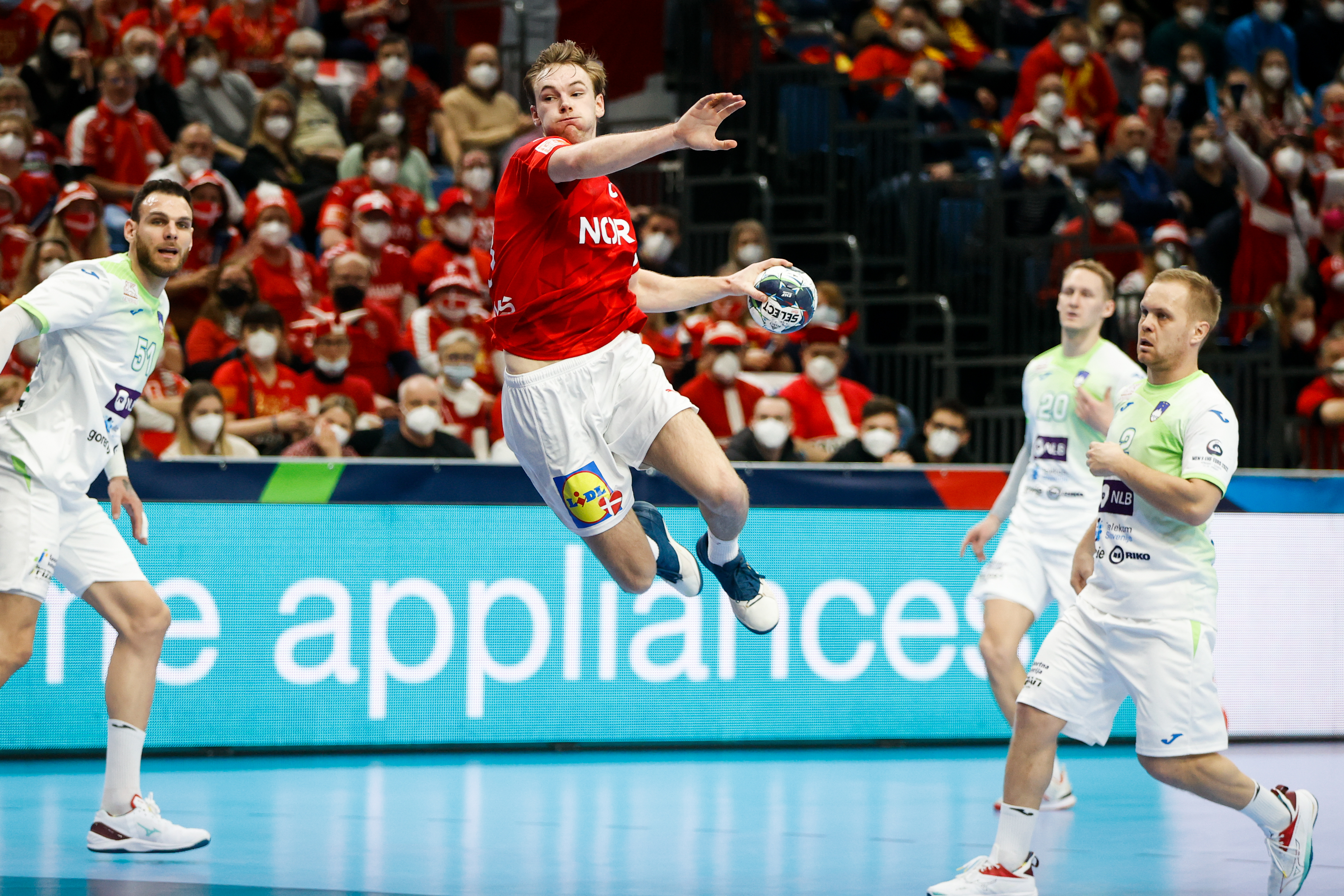 Men’s EHF EURO 2022 analysis: Strong right backs and efficient goals