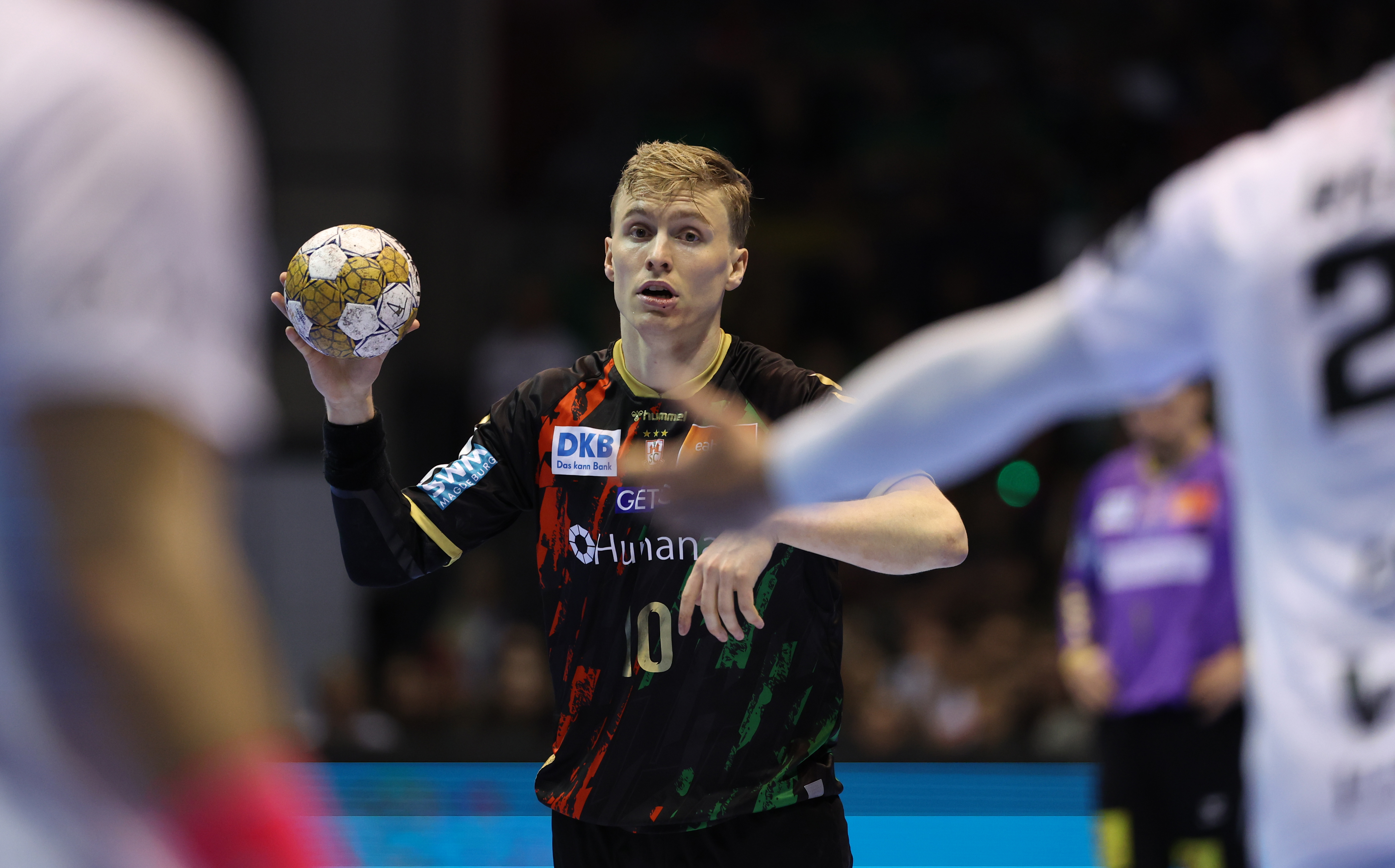 4 teams, 3 countries, 2 former champions, 1 coveted trophy