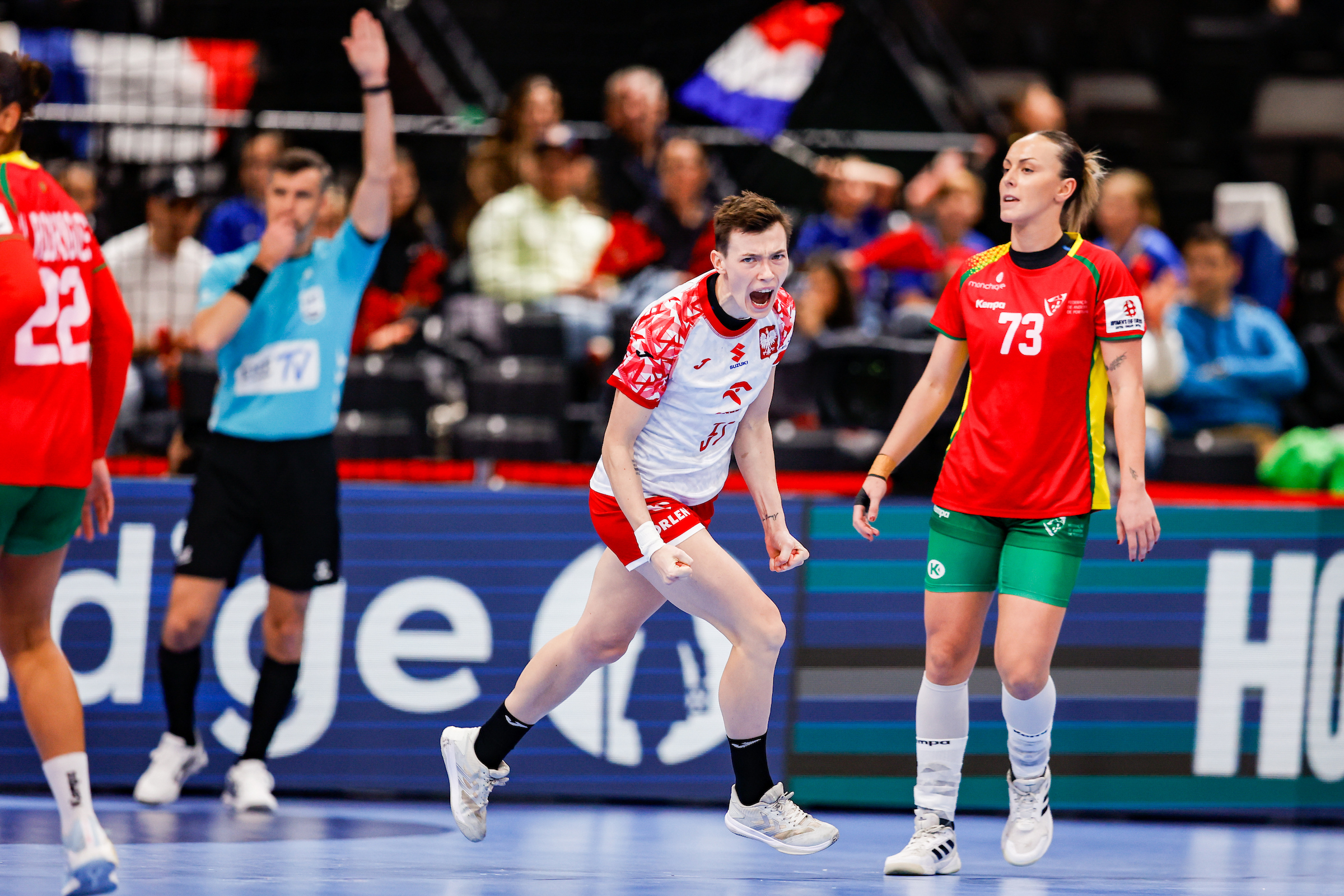 Last-minute win sees Poland take first points