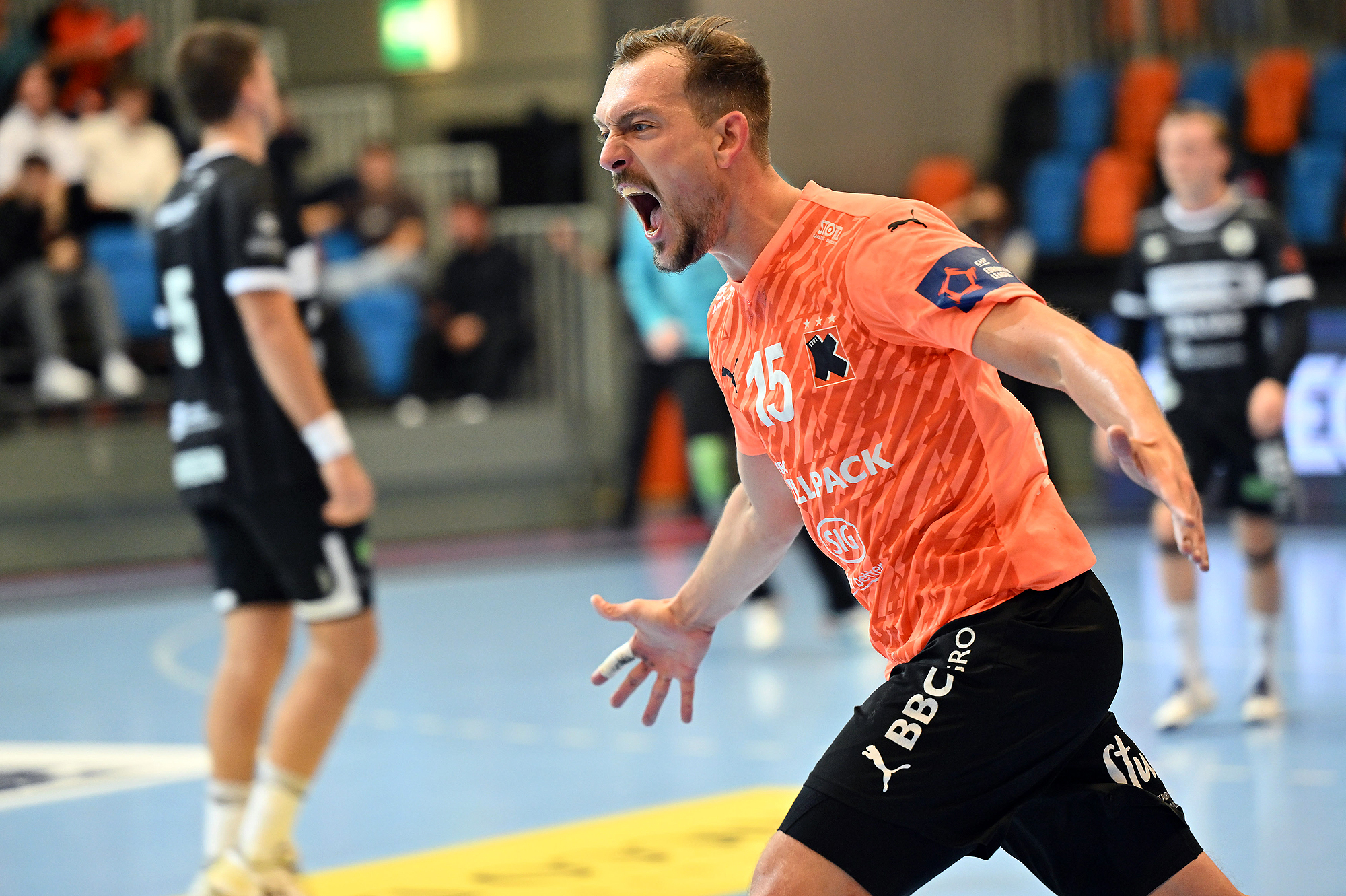 Day Review 1: Drama galore as teams contest tight matches