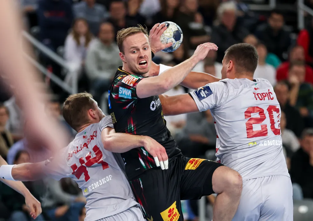 Barça odparła powrót PSG; Magdeburg nadal niepokonany