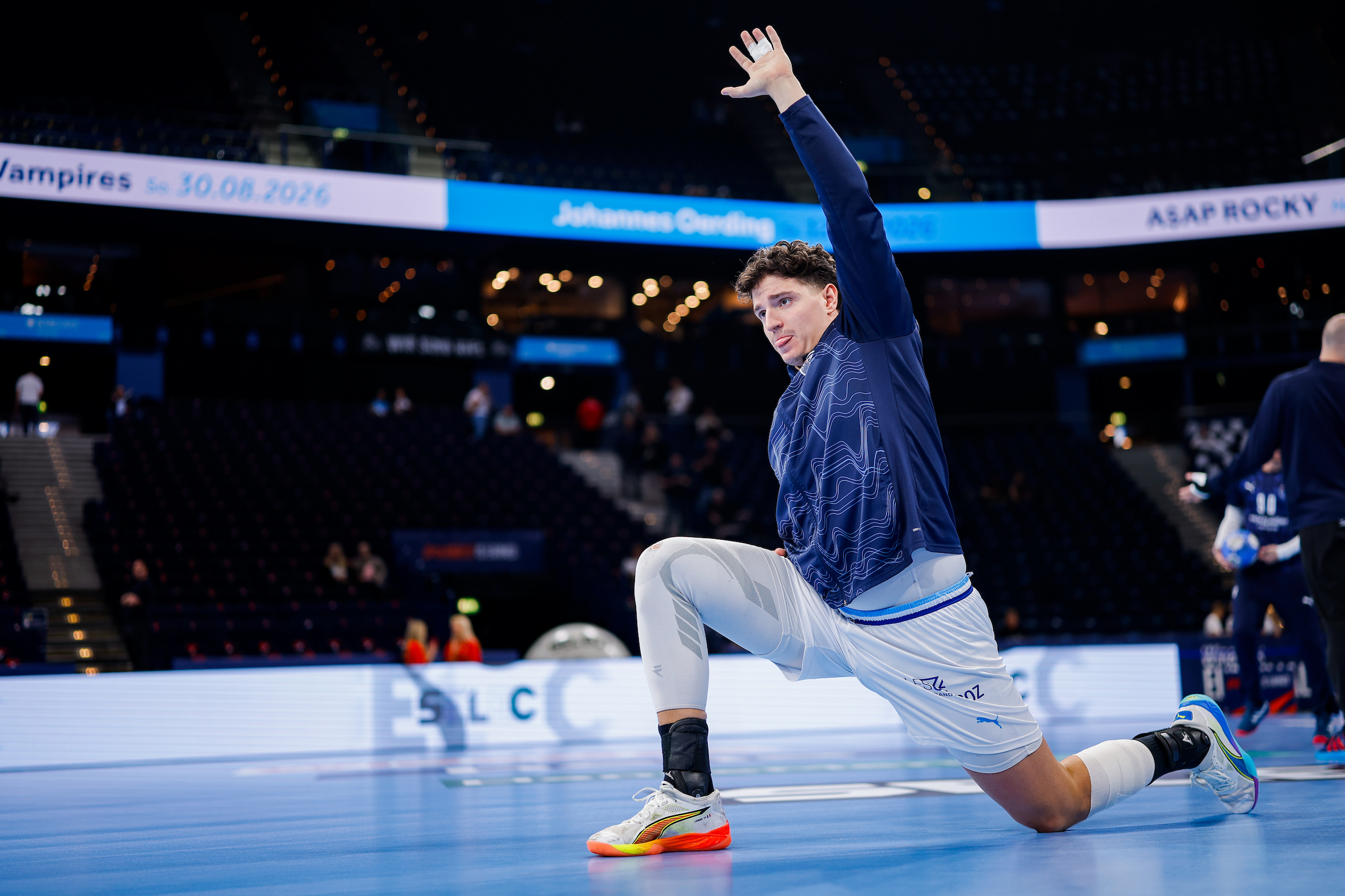 LIVE BLOG: Players warm up for third place match at Winamax EHF Finals 2026