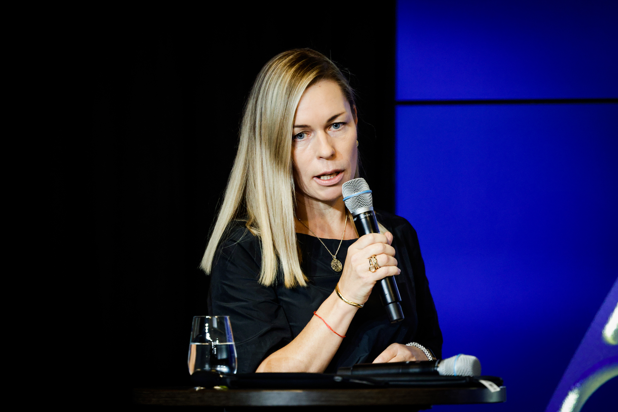 How handball can combine the real and the digital worlds