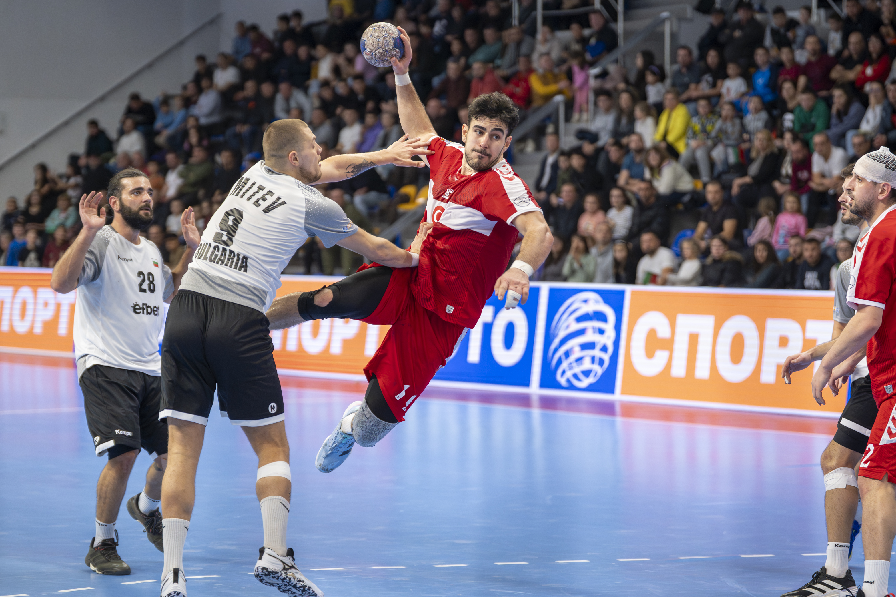 Turcja, Łotwa i Estonia wygrywają pierwsze mecze w drodze na EHF EURO 2028