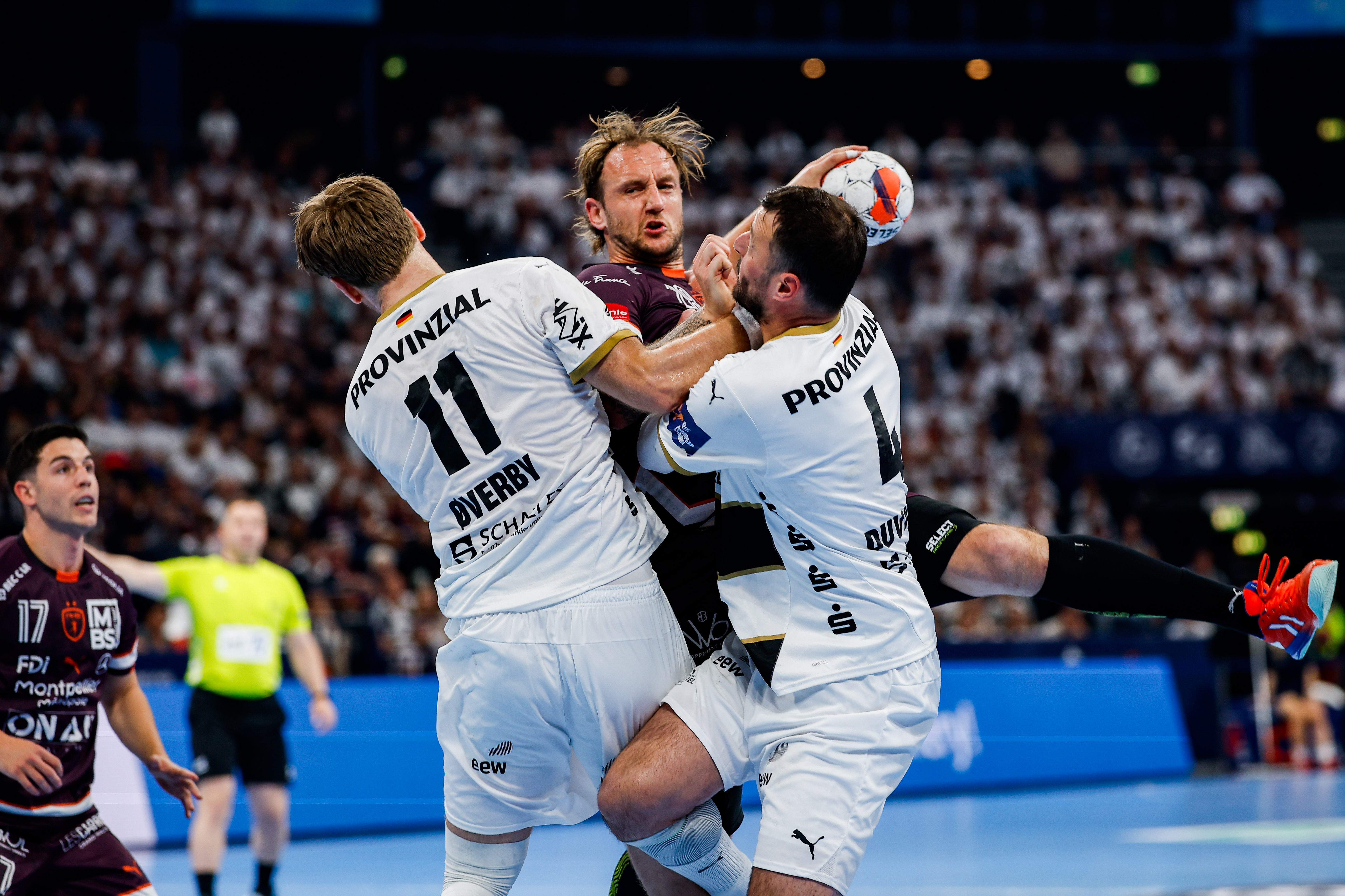 Blockbuster rematch among headliners as group matches begin