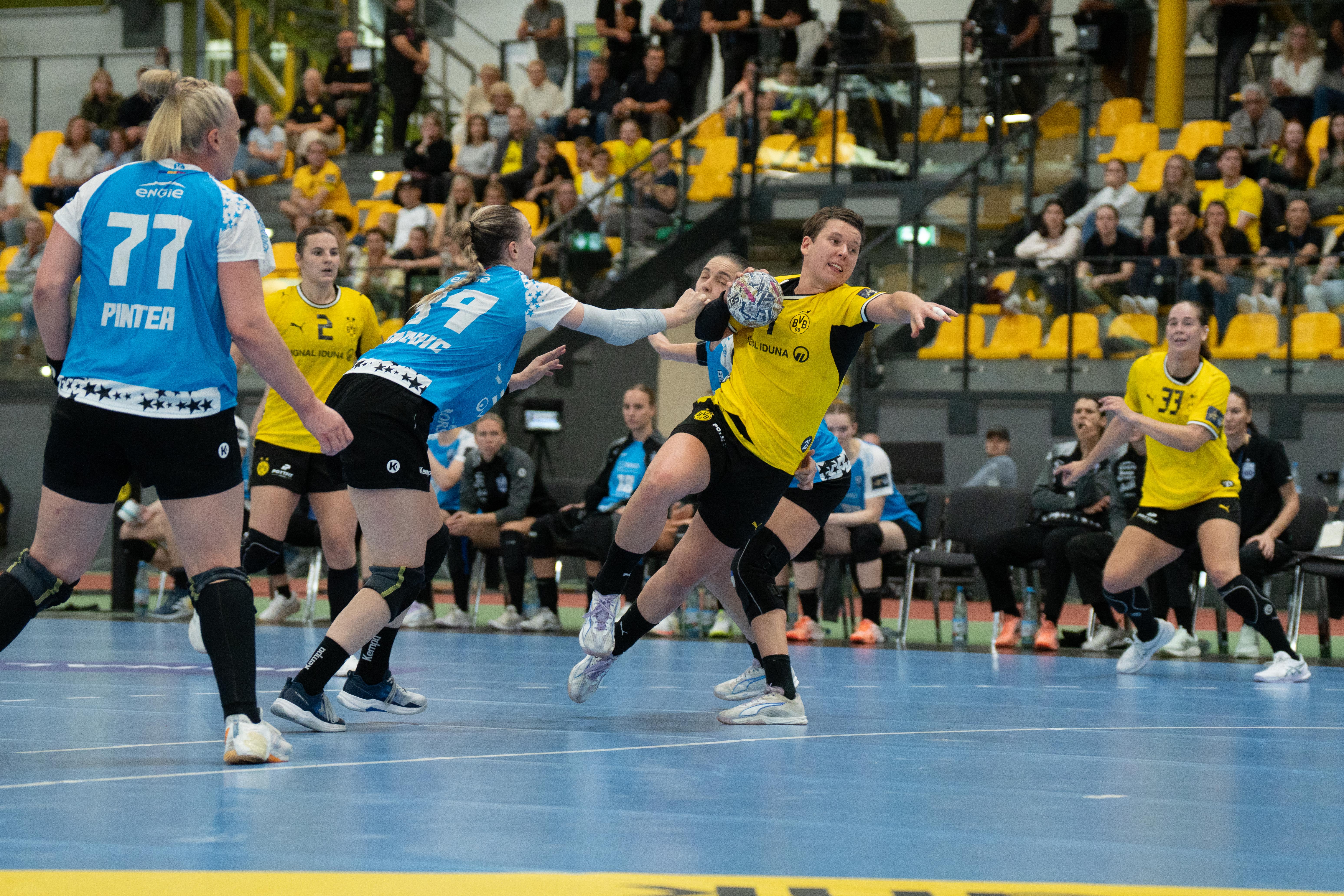 Dortmund z historycznym zwrotem, FTC, Esbjerg i Metz bez straty punktów