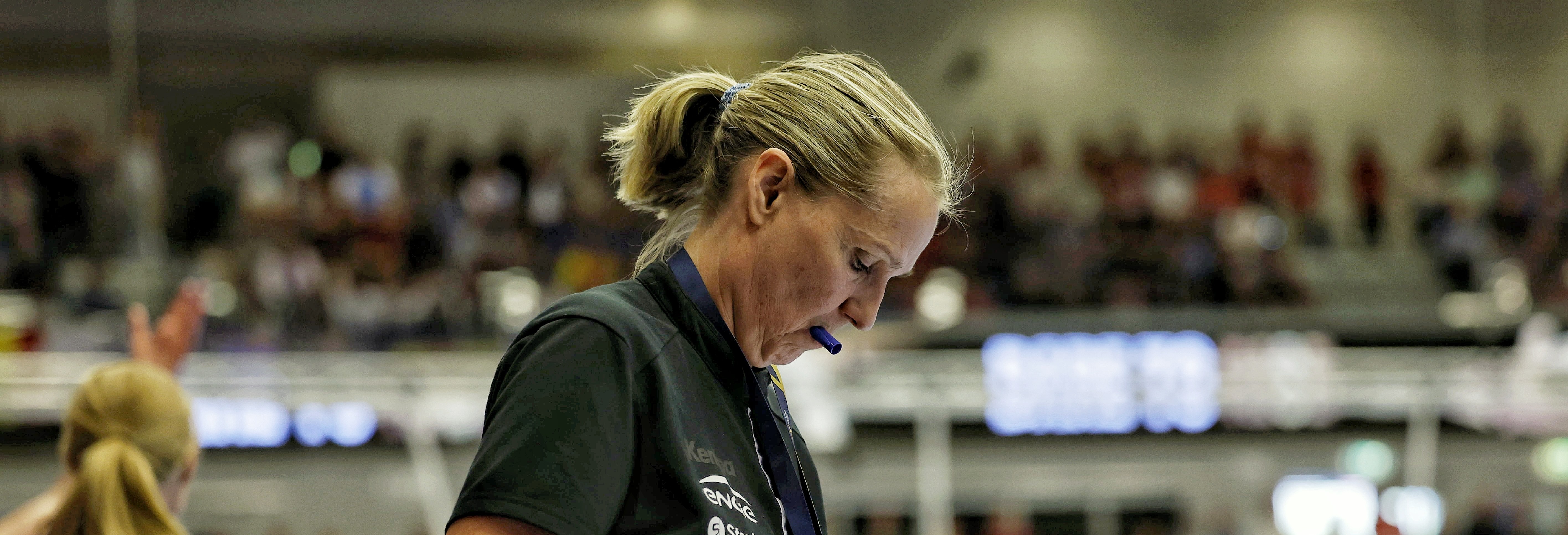 20250427 Team Esbjerg CSM Bucuresti Coach Thomsen