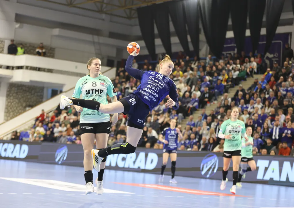 Dunarea and Blomberg-Lippe extend their perfect streaks