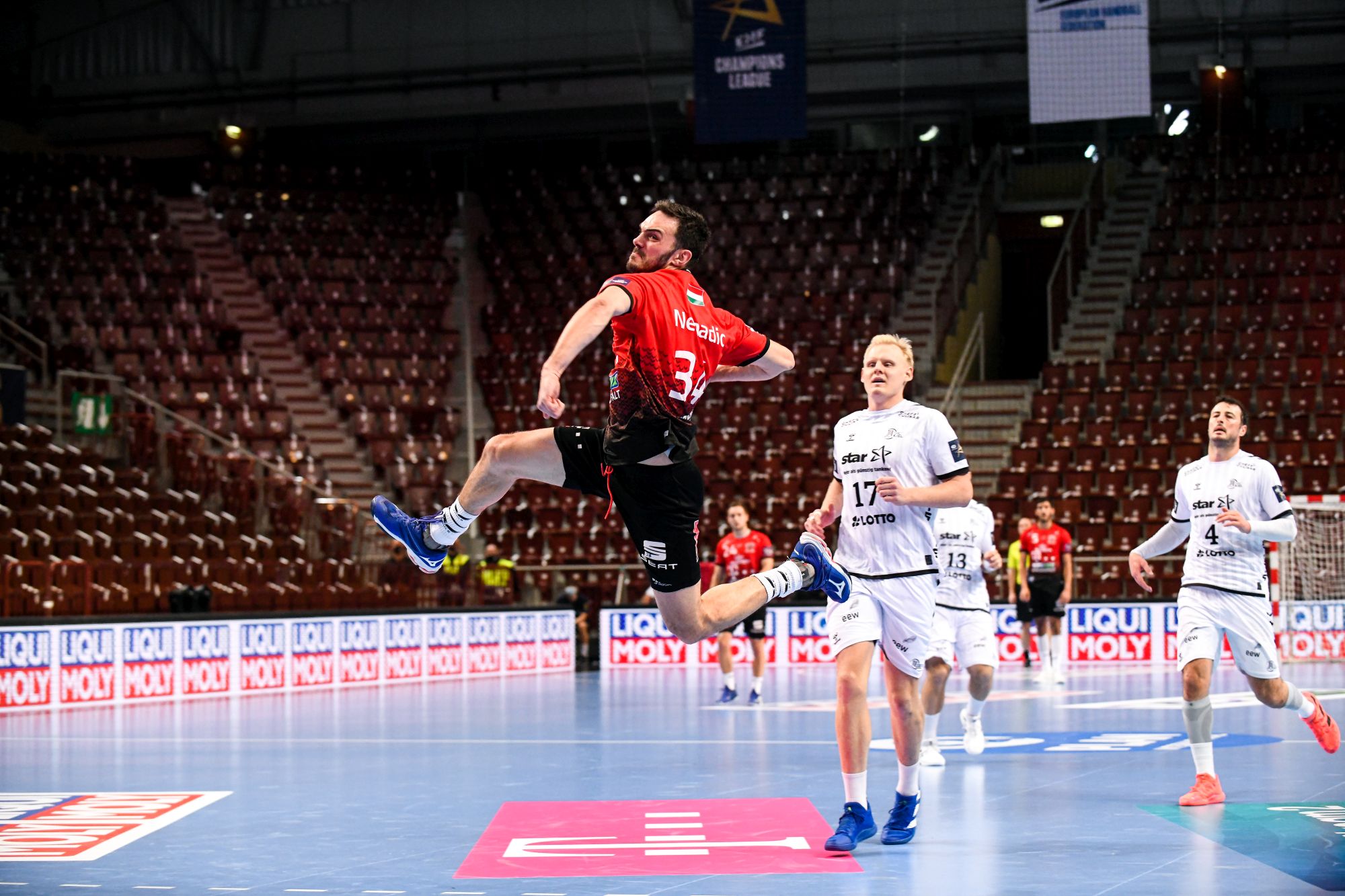 20201202 MCL Veszprem Kiel Petar Nenadic