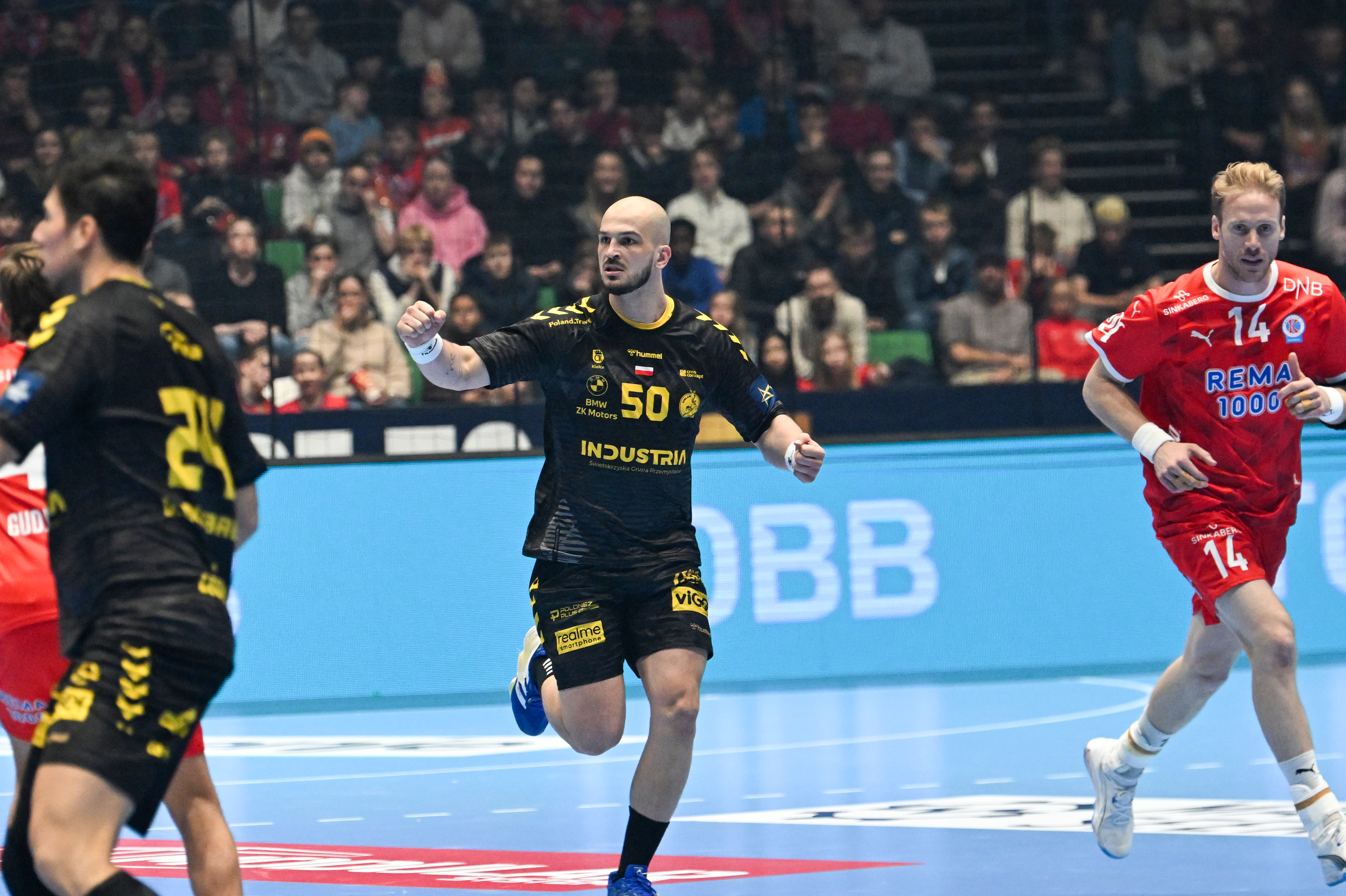 Karalek’s heroic shot brings Kielce their third win, Sporting prolong the streak